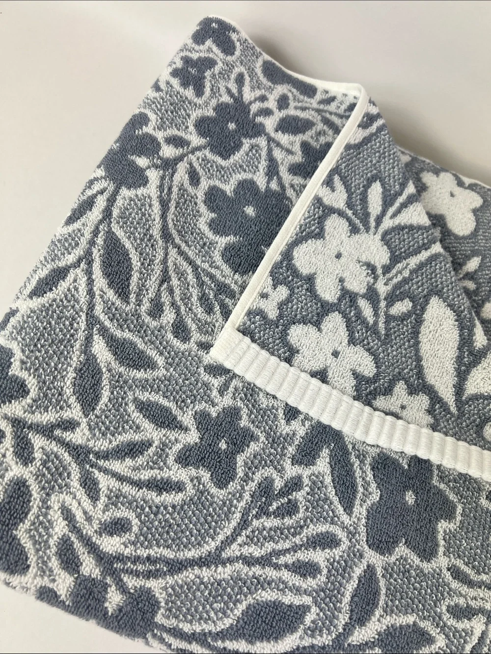 Mi Casa es Tu Casa Bath Towels Blue White Floral Print Cotton Portugal 2 Pc NWT